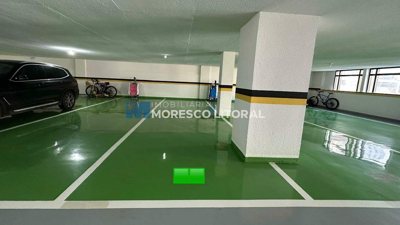 Apartamento à venda no Meia Praia: 