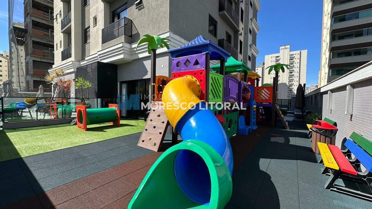Apartamento à venda no Meia Praia: 