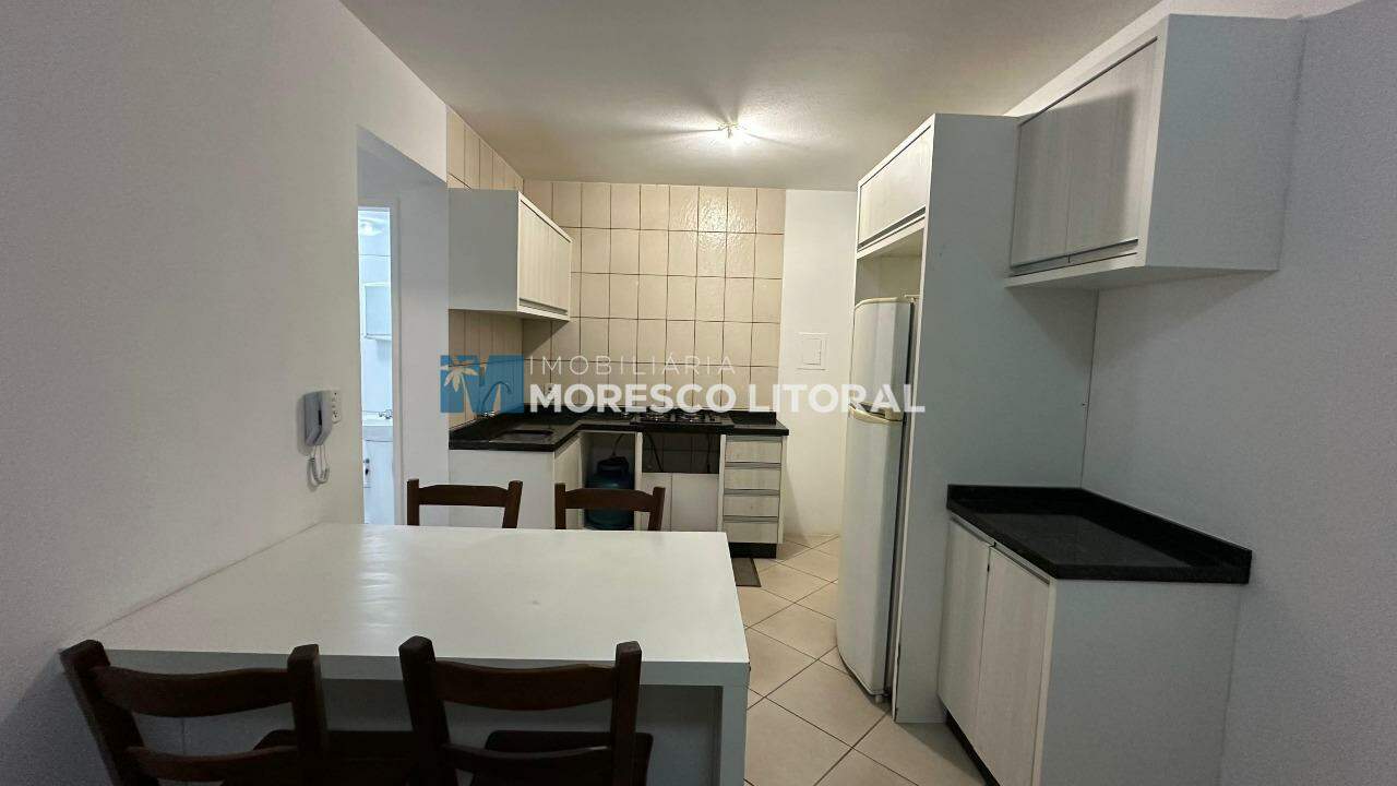 Apartamento para aluguel no Meia Praia: 