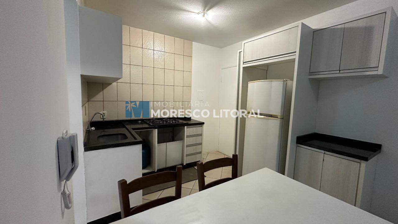 Apartamento para aluguel no Meia Praia: 