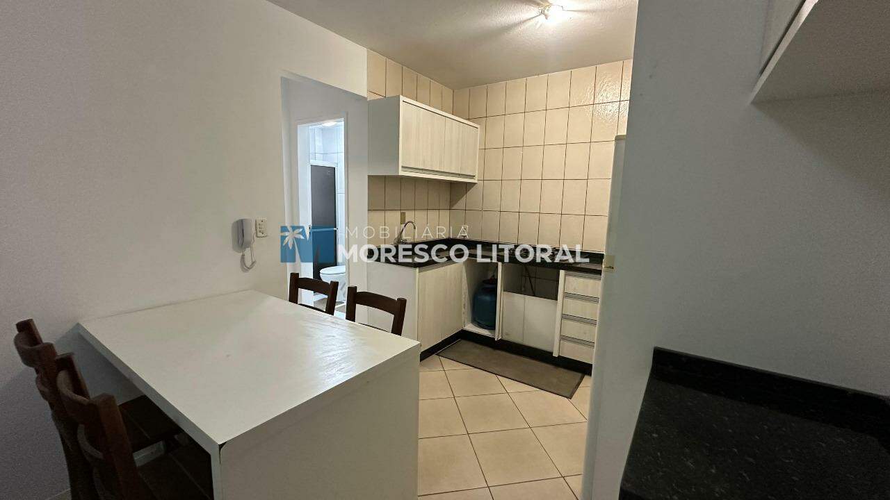 Apartamento para aluguel no Meia Praia: 