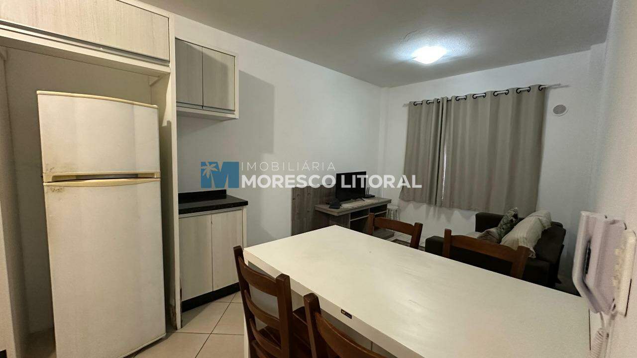 Apartamento para aluguel no Meia Praia: 