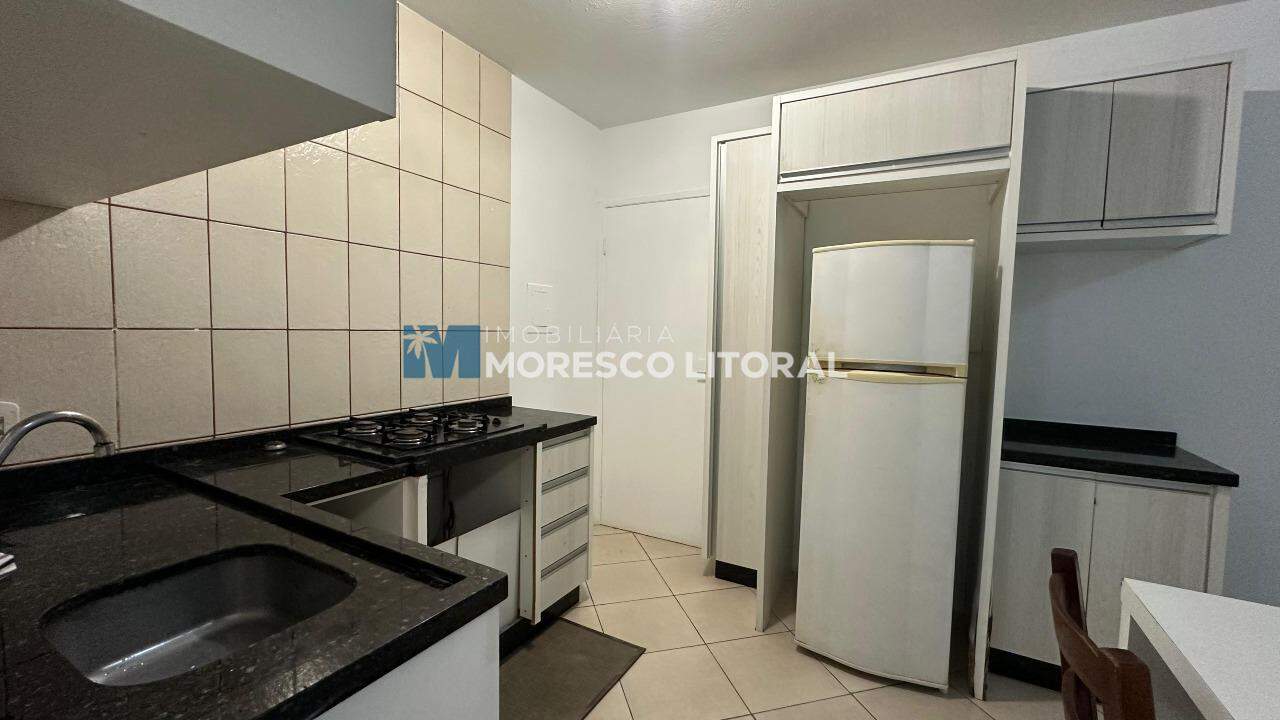 Apartamento para aluguel no Meia Praia: 