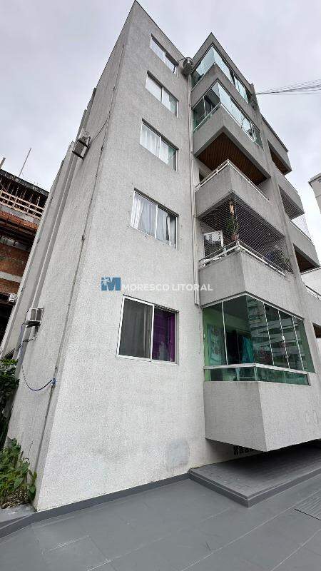 Apartamento para aluguel no Meia Praia: 