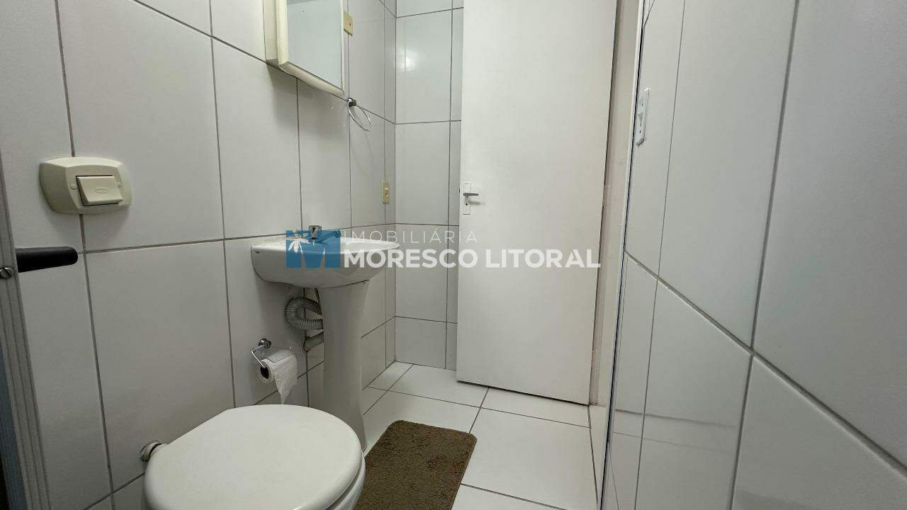 Apartamento para aluguel no Meia Praia: 