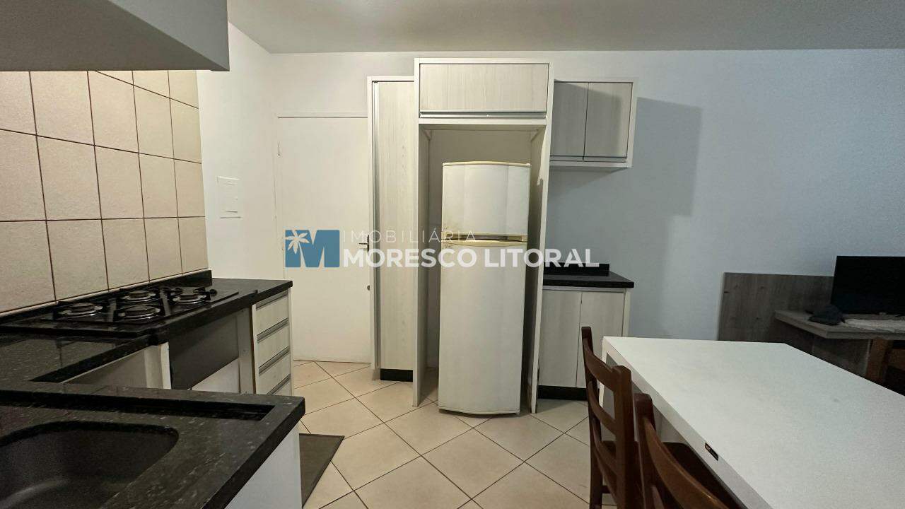 Apartamento para aluguel no Meia Praia: 