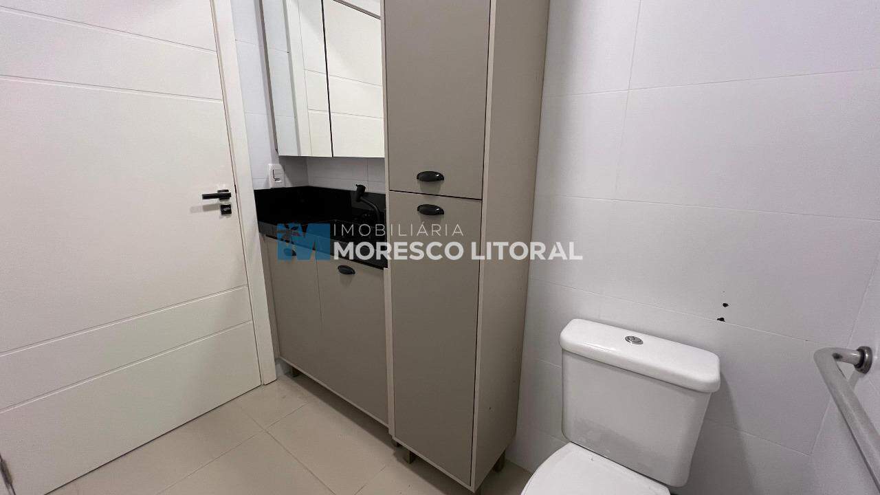 Sala Comercial para aluguel no Meia Praia: 