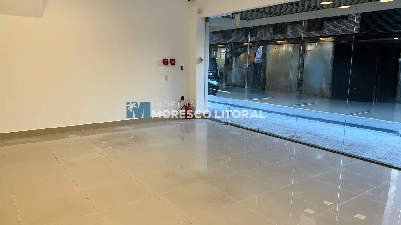 Sala Comercial para aluguel no Meia Praia: 