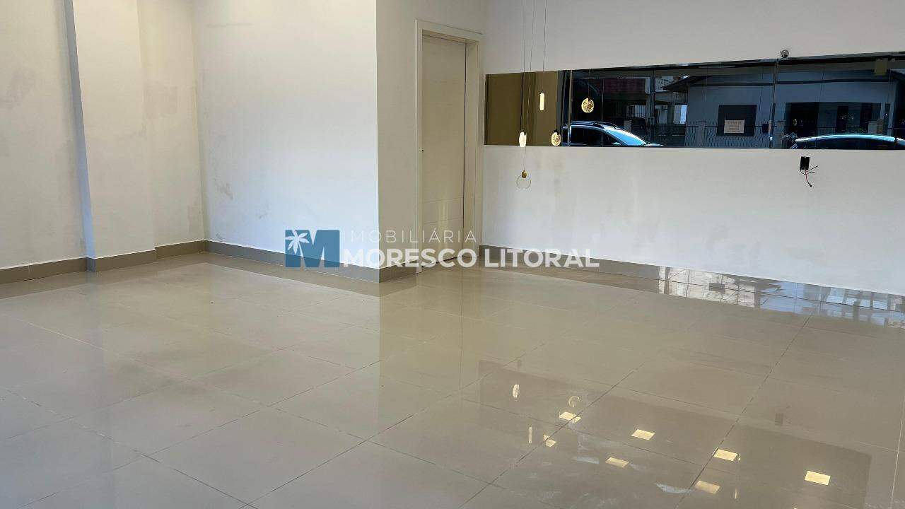 Sala Comercial para aluguel no Meia Praia: 