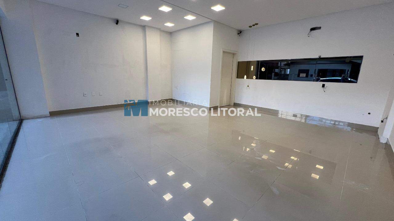 Sala Comercial para aluguel no Meia Praia: 