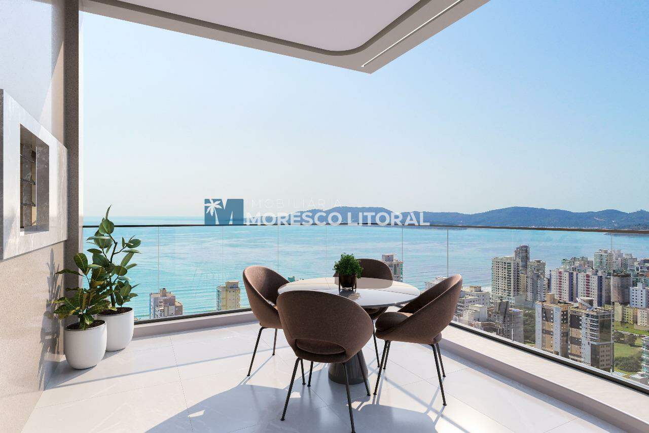 Apartamento à venda no Meia Praia: 
