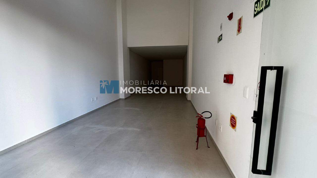 Sala Comercial para aluguel no Meia Praia: 