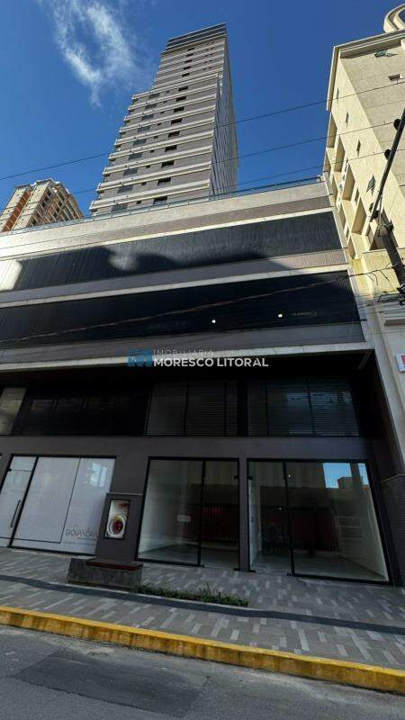 Sala Comercial para aluguel no Meia Praia: 