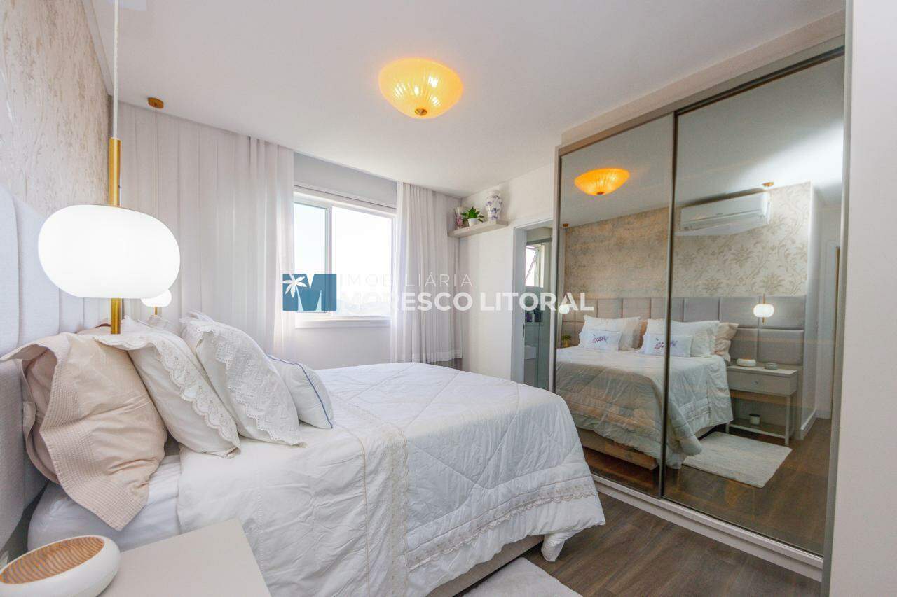 Apartamento à venda no Meia Praia: