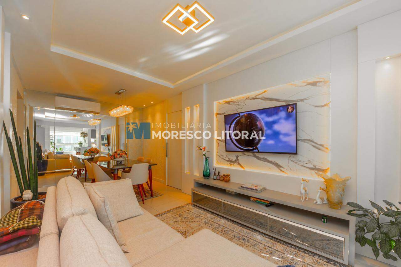 Apartamento à venda no Meia Praia: