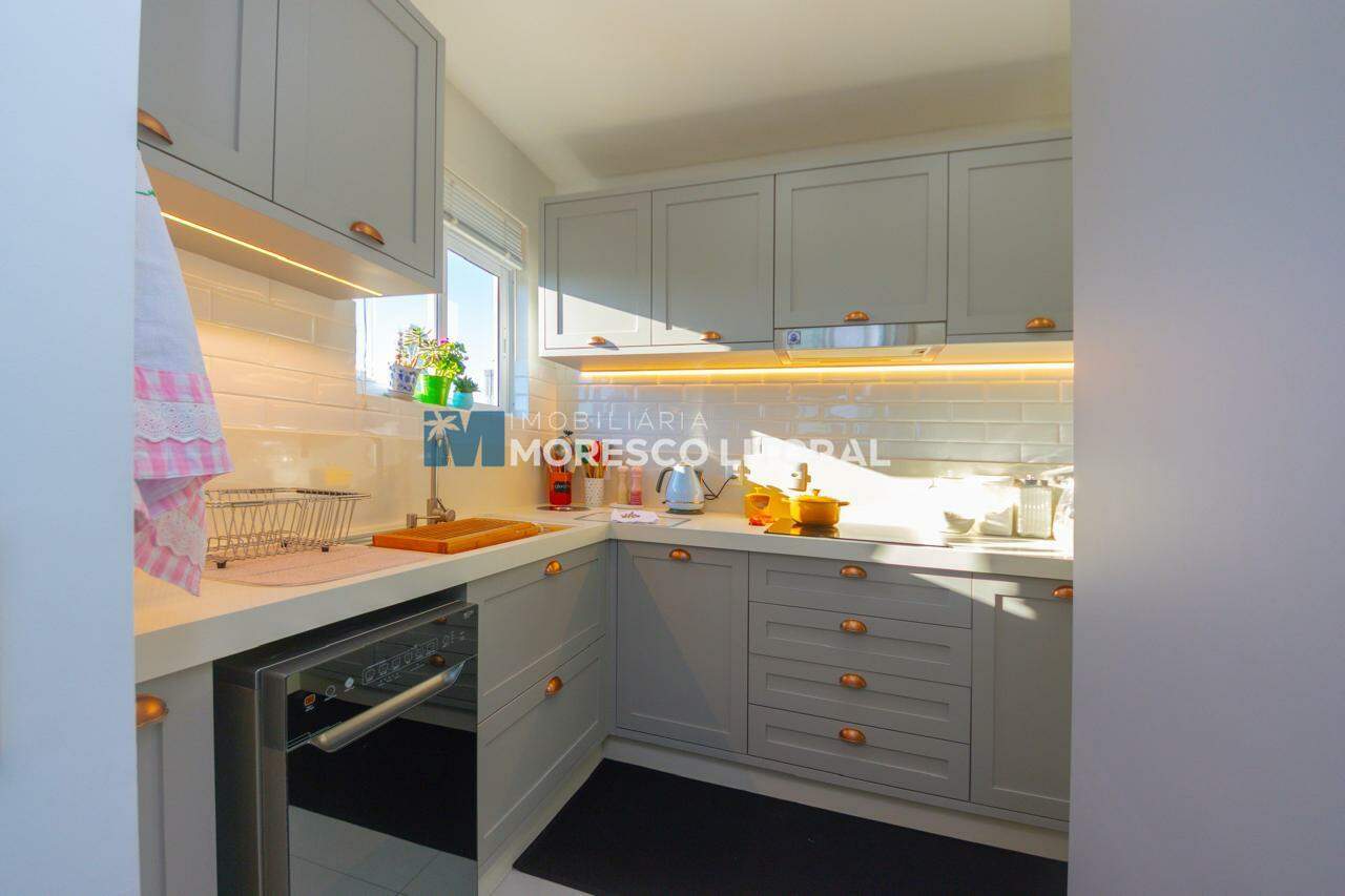Apartamento à venda no Meia Praia: