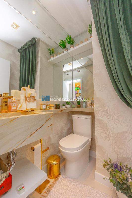Apartamento à venda no Meia Praia: