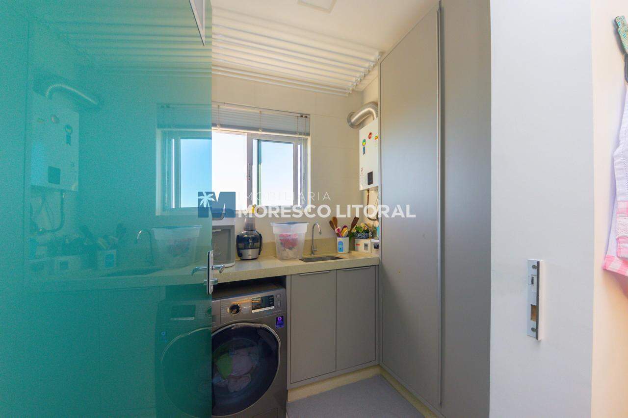 Apartamento à venda no Meia Praia: