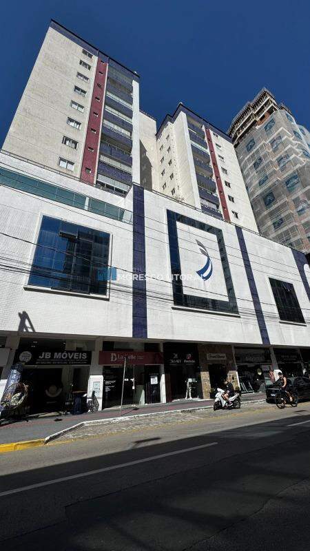 Apartamento à venda no Meia Praia: 