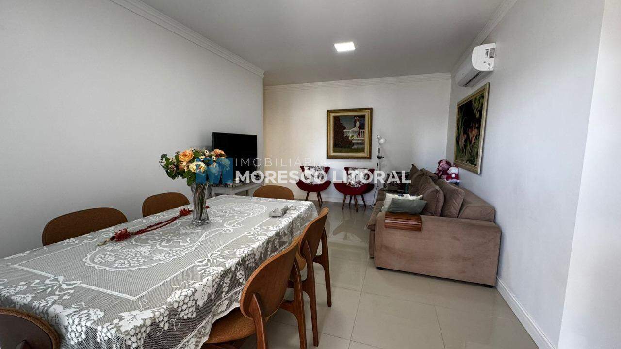 Apartamento à venda no Meia Praia: 