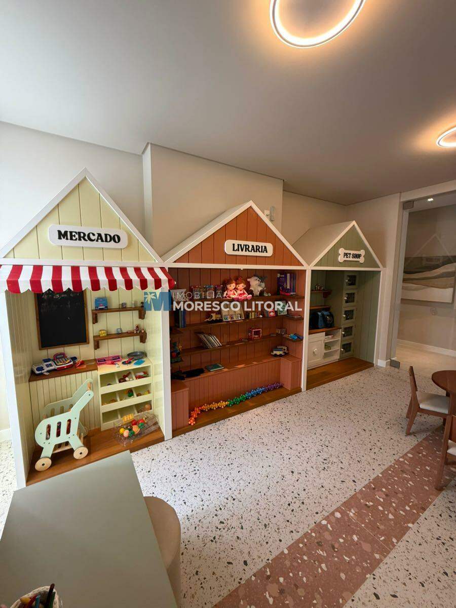 Apartamento à venda no Meia Praia: