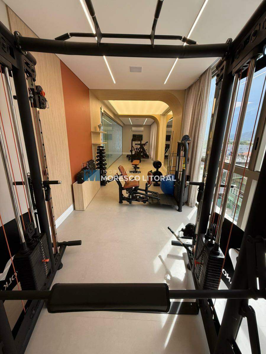 Apartamento à venda no Meia Praia: