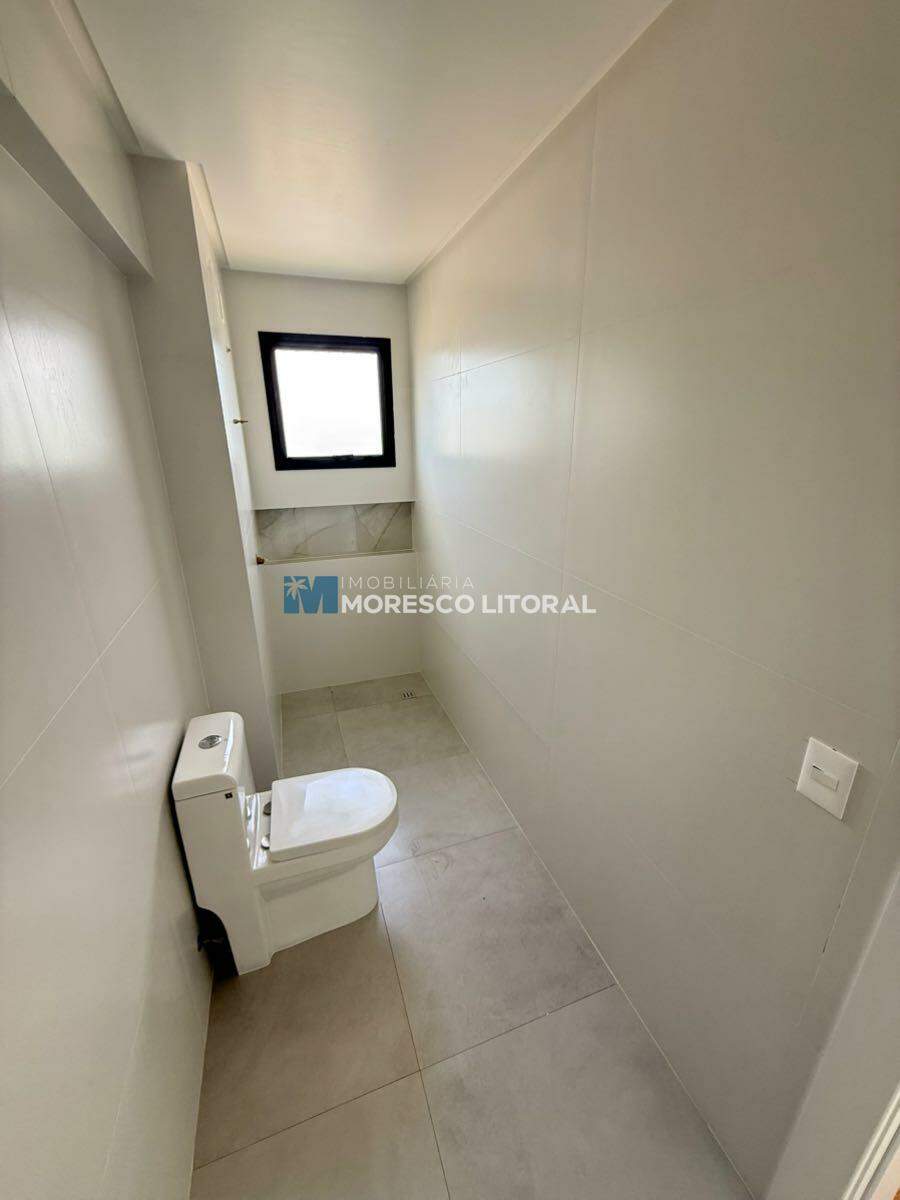 Apartamento à venda no Meia Praia: 