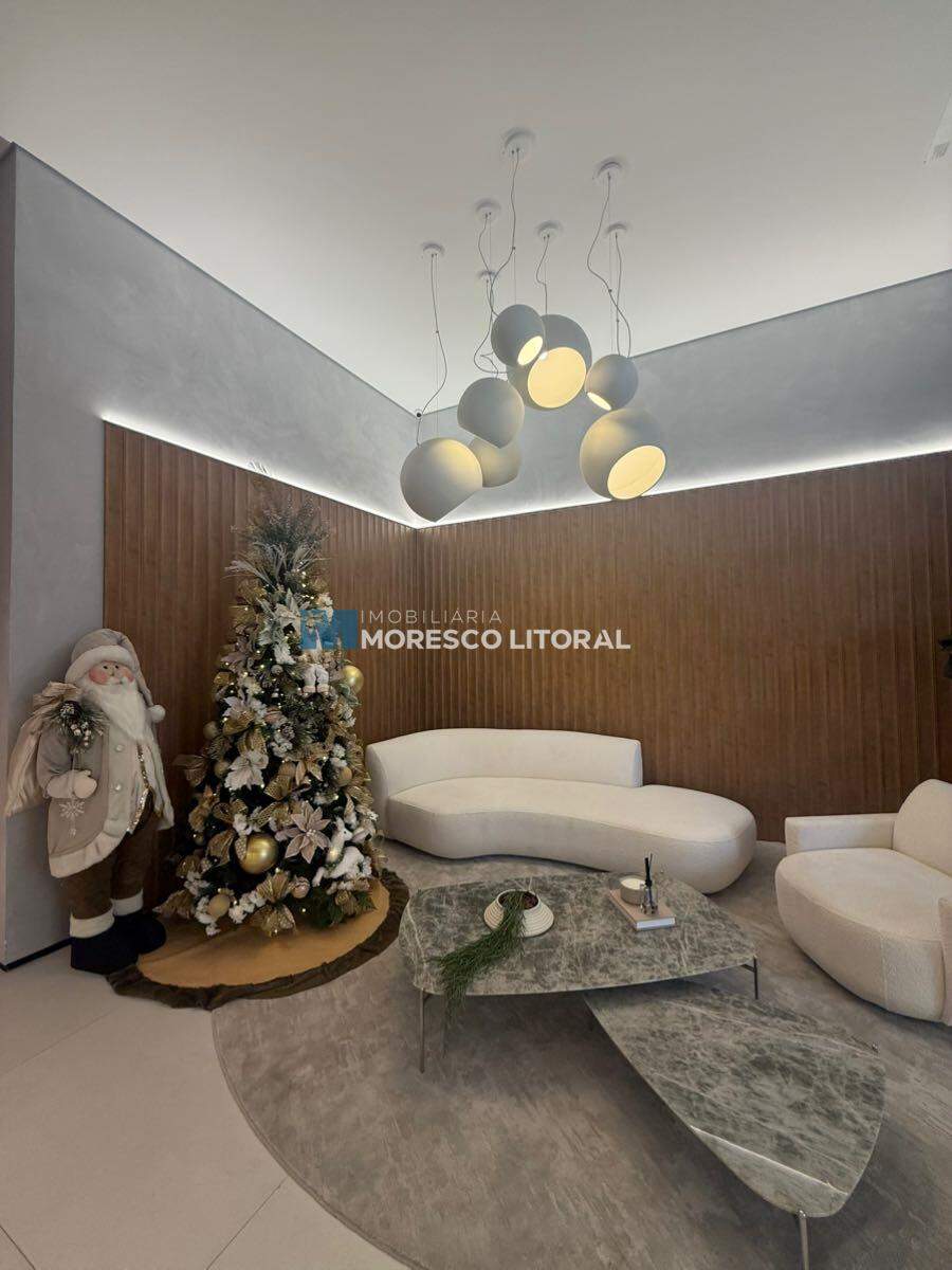 Apartamento à venda no Meia Praia: 