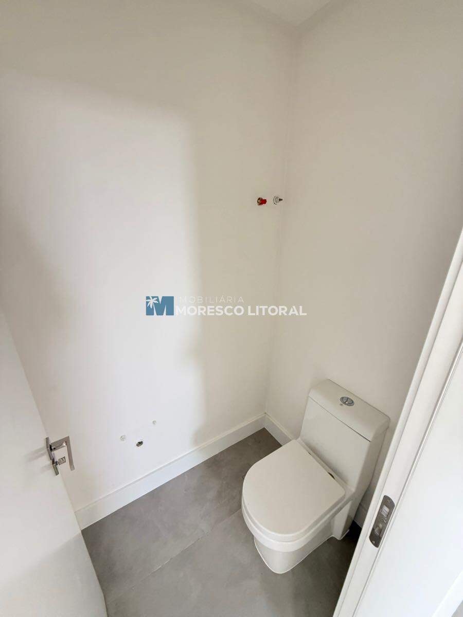 Apartamento à venda no Meia Praia: 