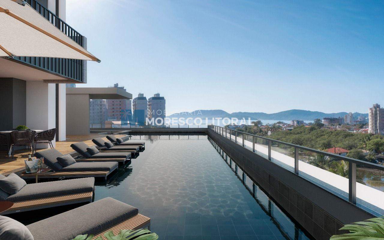 Apartamento à venda no Meia Praia: 