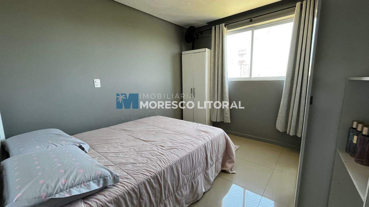 Apartamento à venda no Meia Praia: 