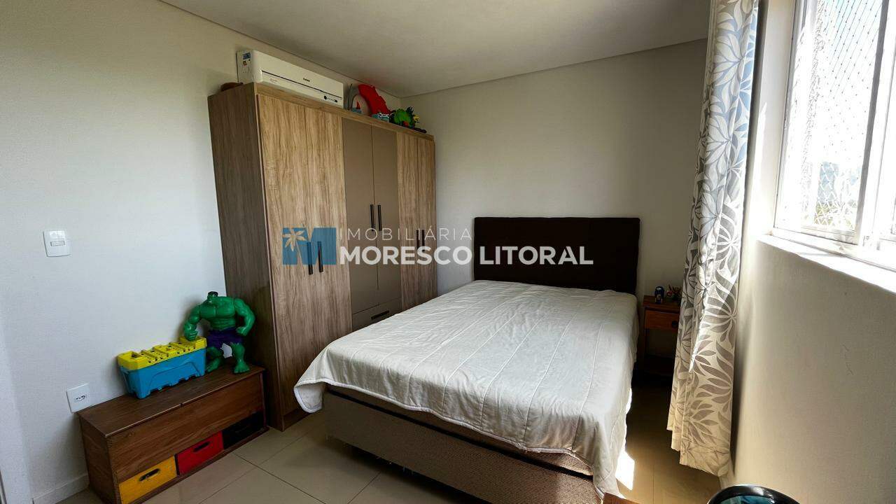 Apartamento à venda no Meia Praia: 