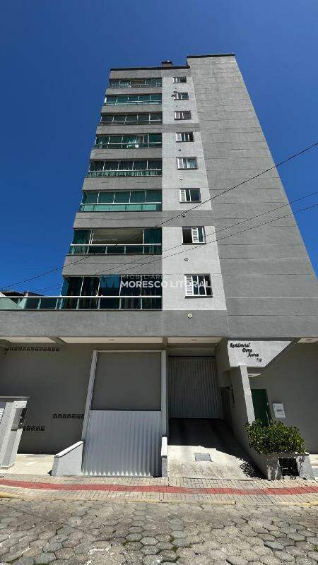 Apartamento à venda no Meia Praia: 