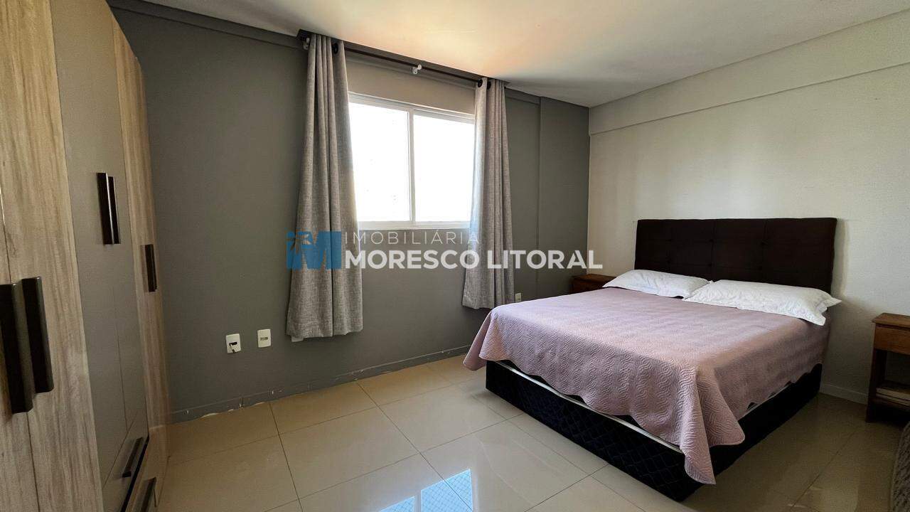 Apartamento à venda no Meia Praia: 
