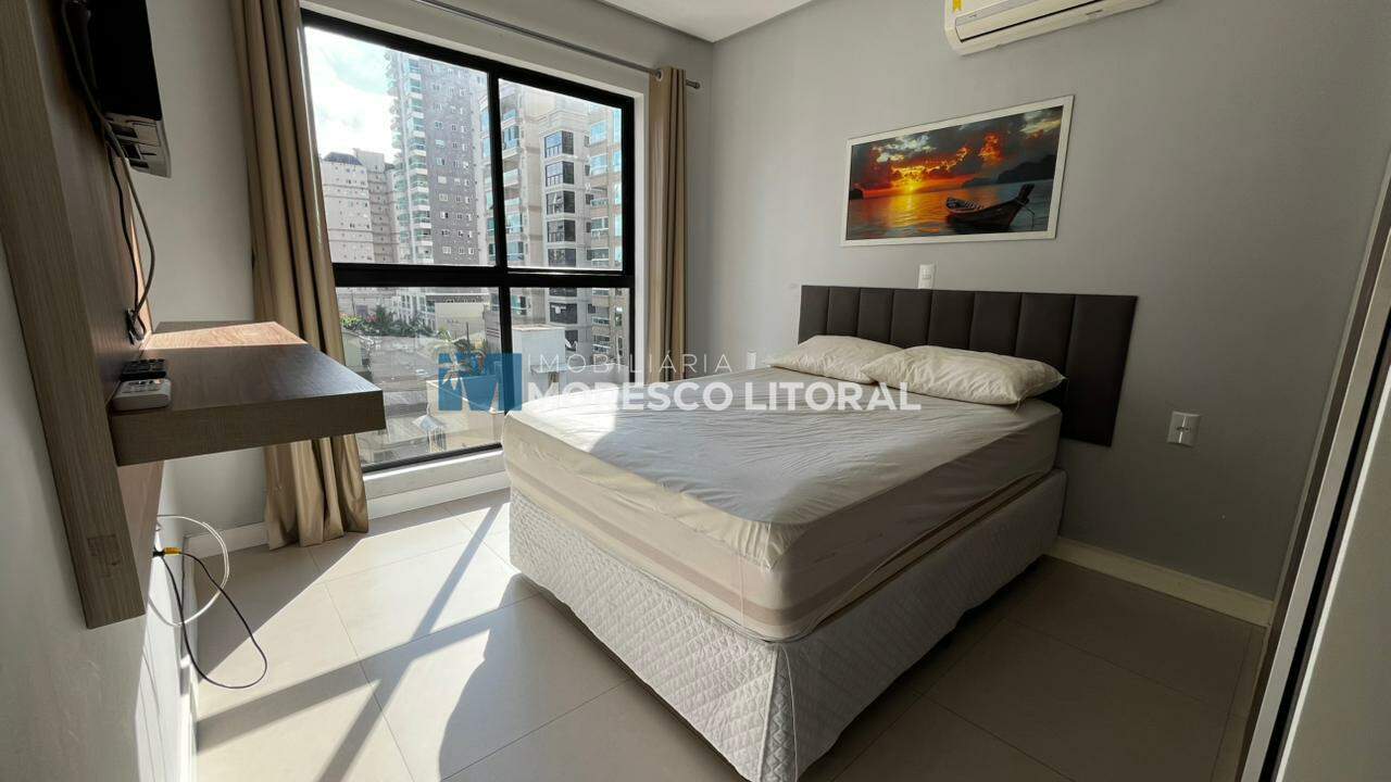 Apartamento à venda no Meia Praia: 