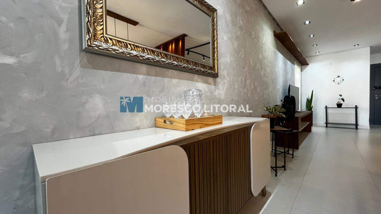 Apartamento à venda no Meia Praia: 