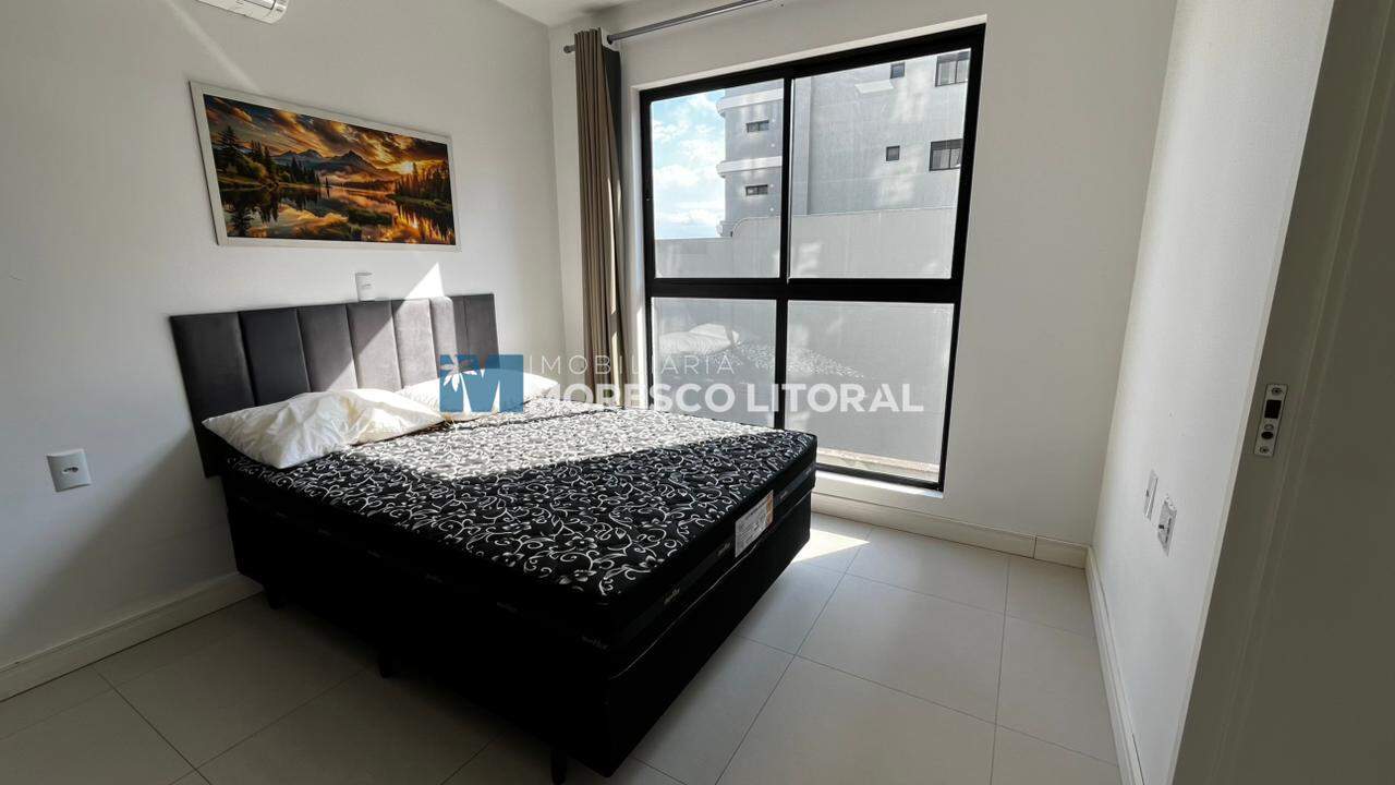 Apartamento à venda no Meia Praia: 