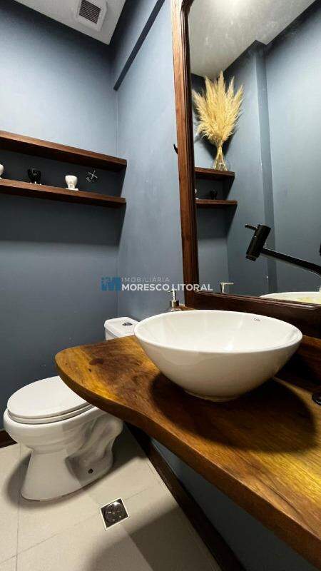 Apartamento à venda no Meia Praia: 