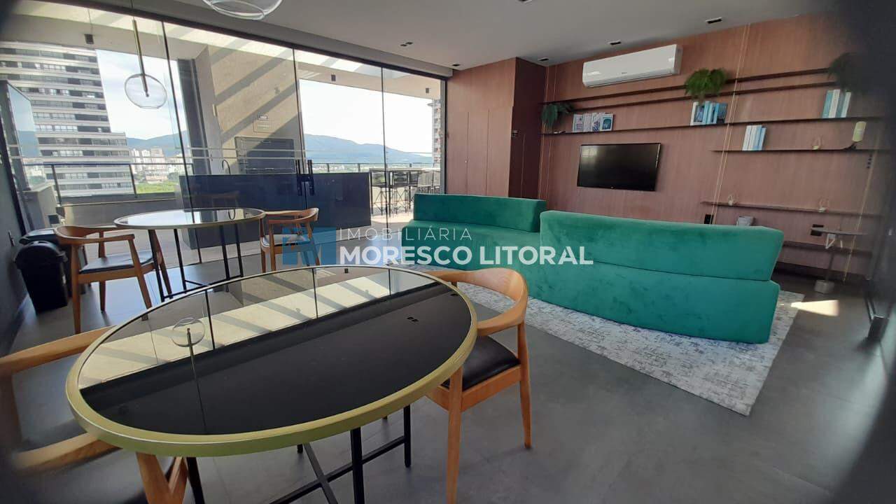 Apartamento à venda no Meia Praia: 