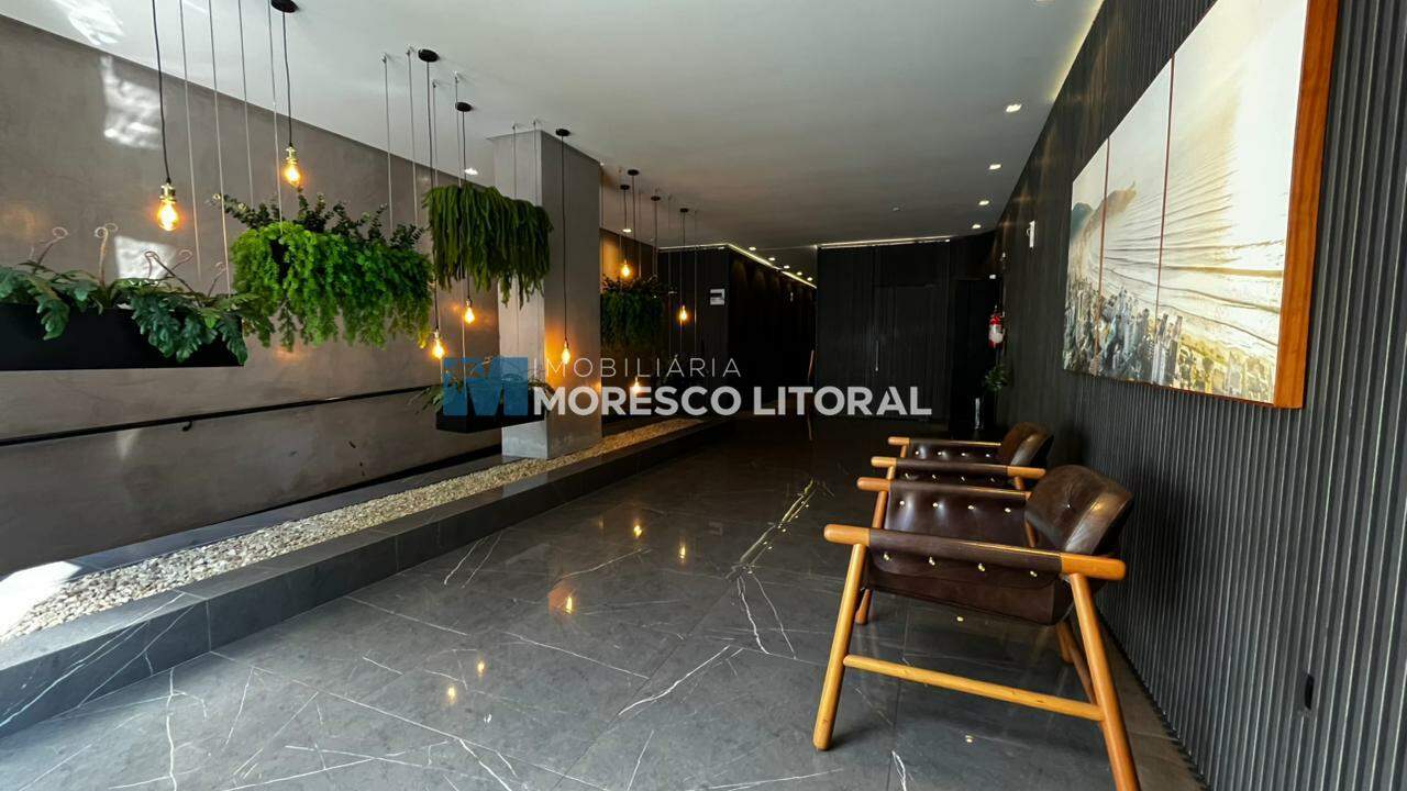 Apartamento à venda no Meia Praia: 