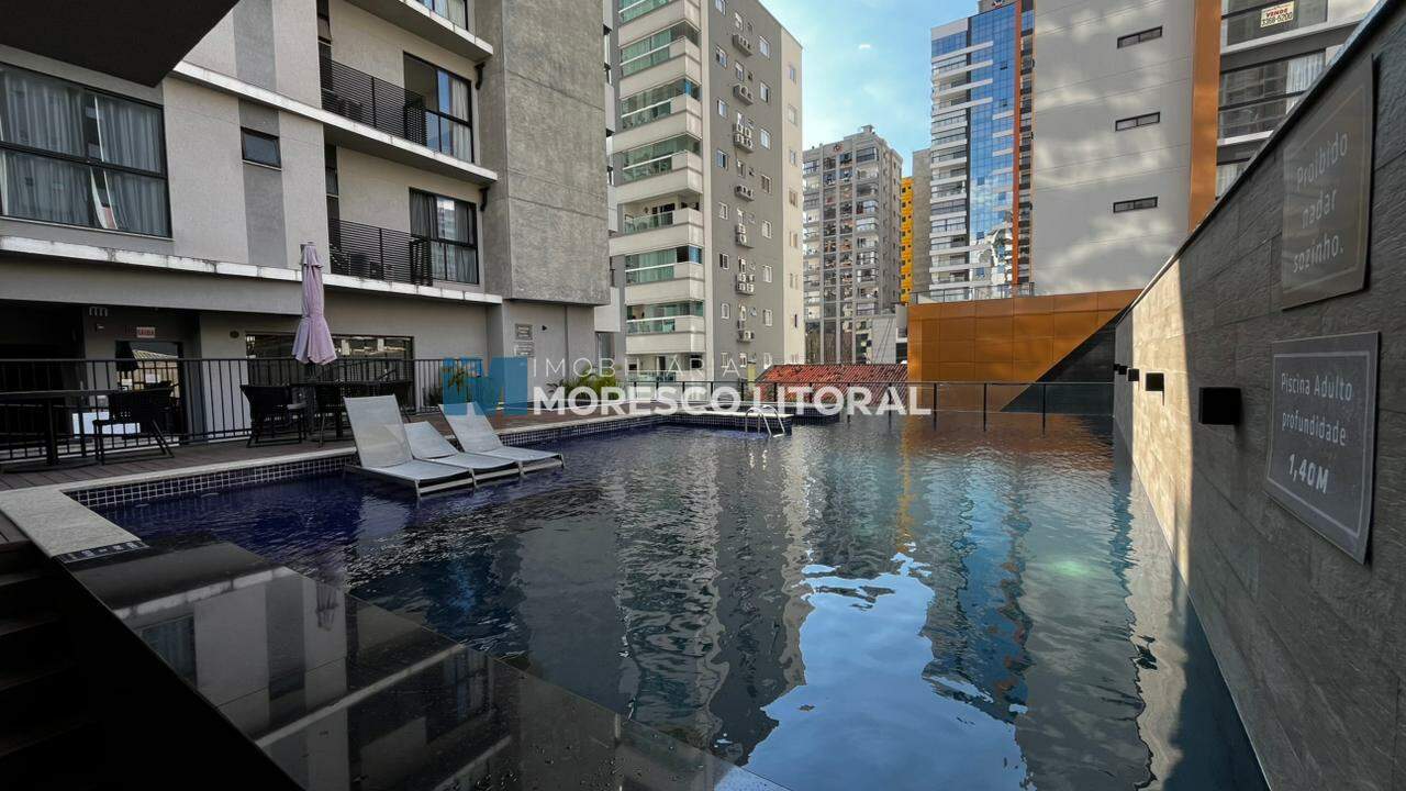Apartamento à venda no Meia Praia: 