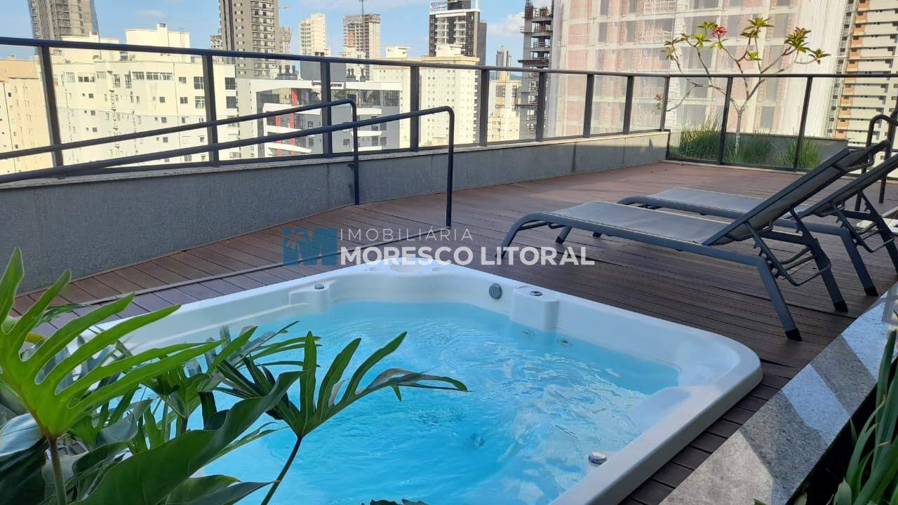 Apartamento à venda no Meia Praia: 