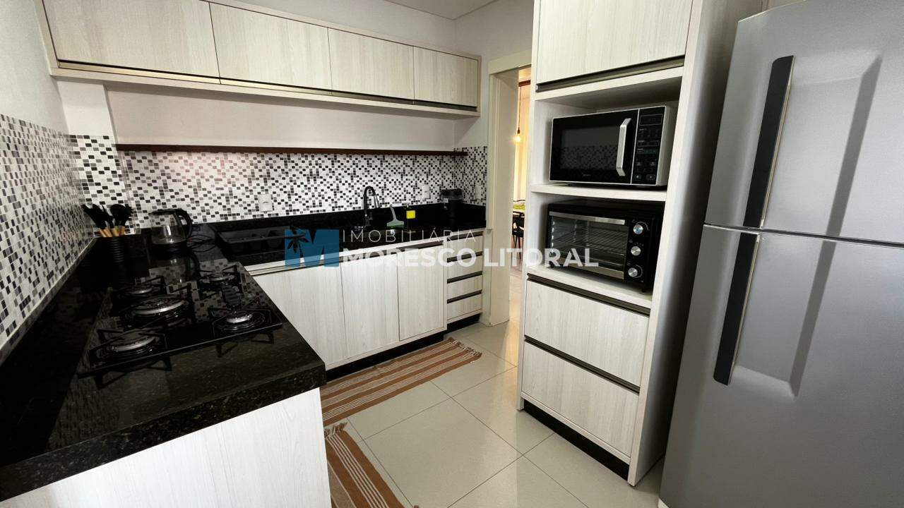 Apartamento à venda no Meia Praia: 