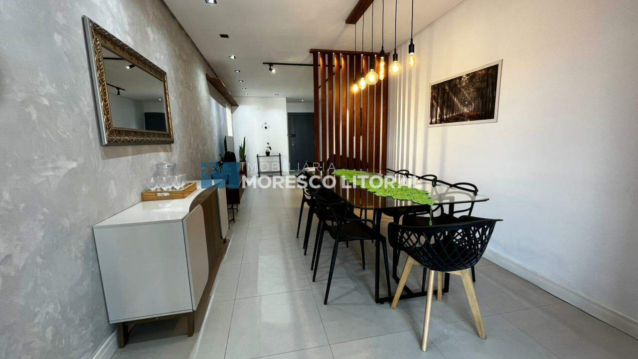 Apartamento à venda no Meia Praia: 