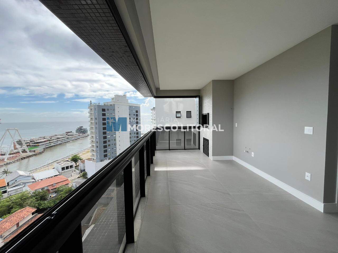Apartamento à venda no Balneário Perequê: 