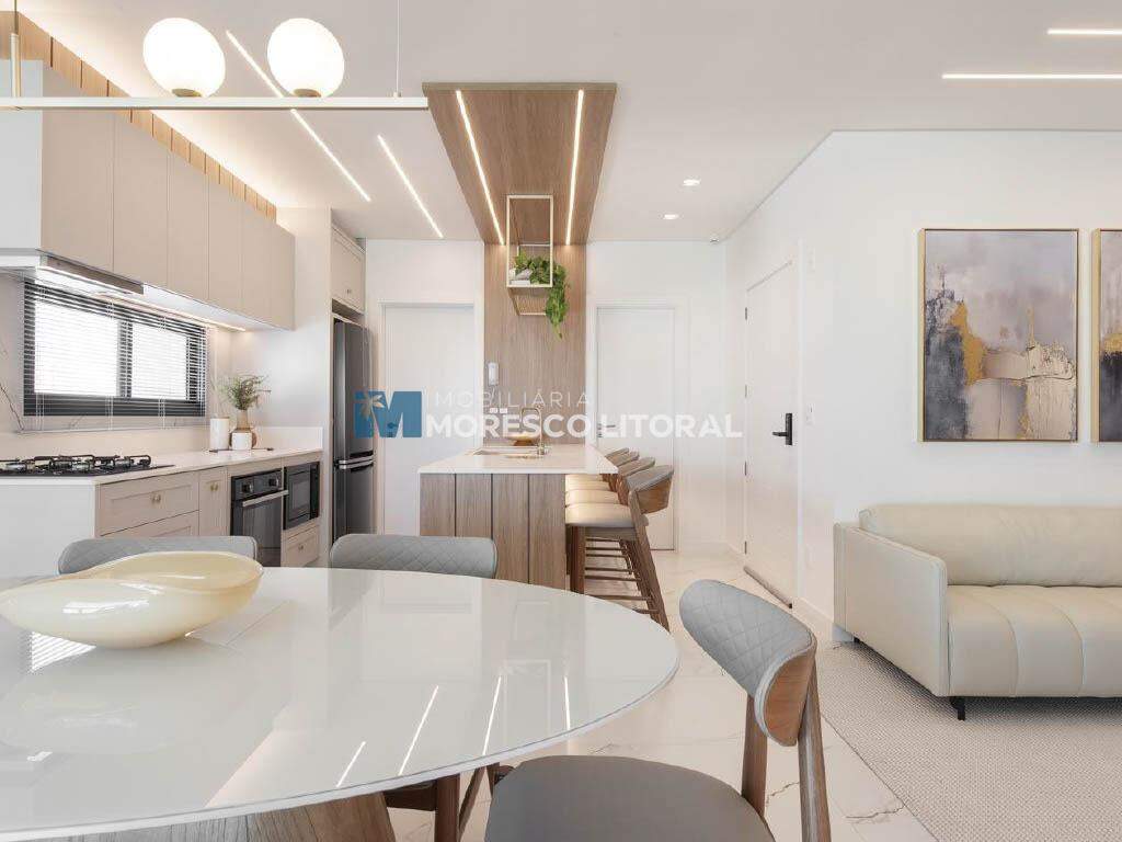 Apartamento à venda no Meia Praia: 