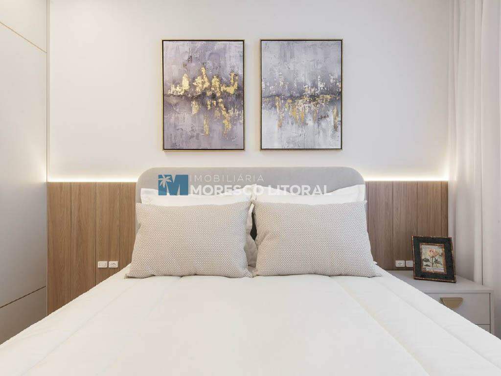 Apartamento à venda no Meia Praia: 