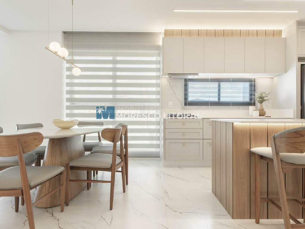 Apartamento à venda no Meia Praia: 