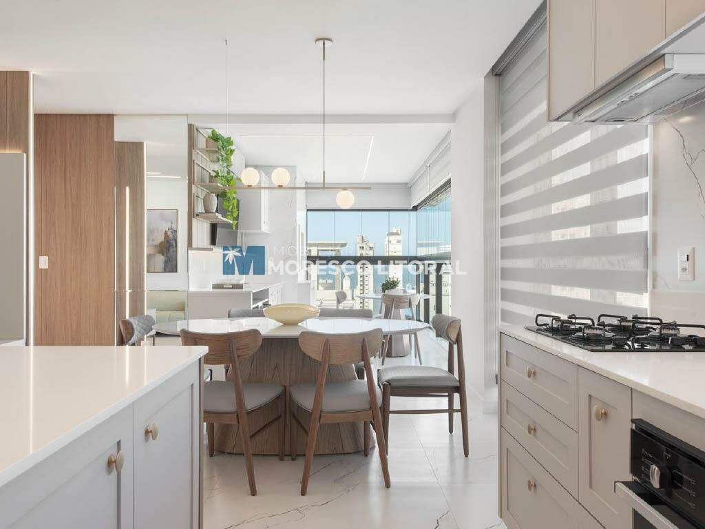 Apartamento à venda no Meia Praia: 