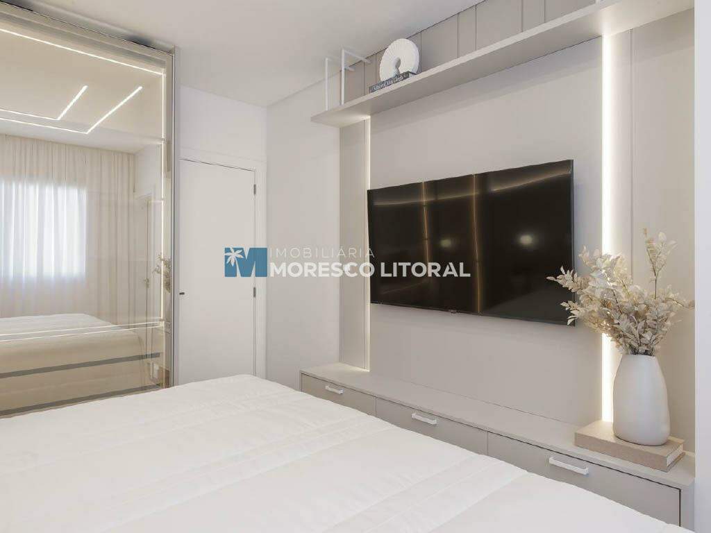 Apartamento à venda no Meia Praia: 